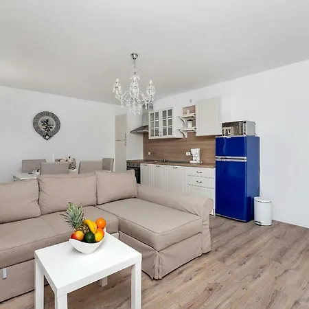 Apartament Marija *